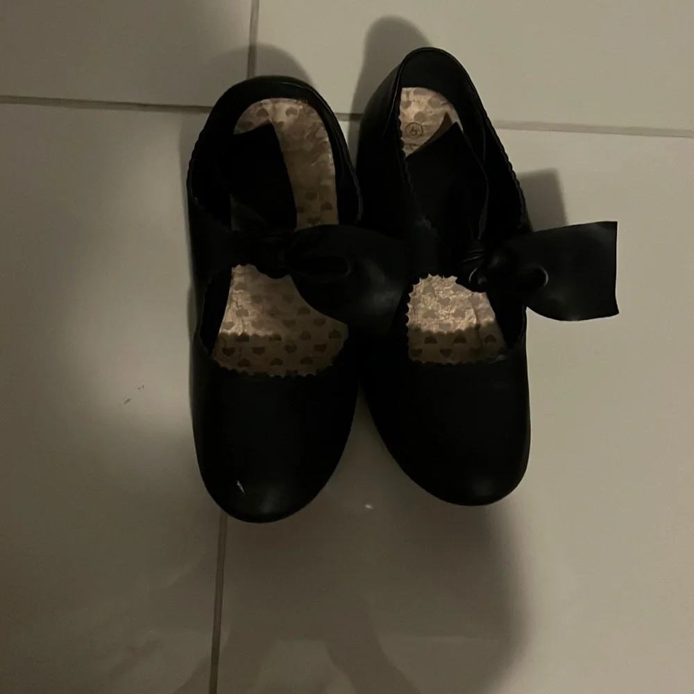 bow - Picture 1 of 1